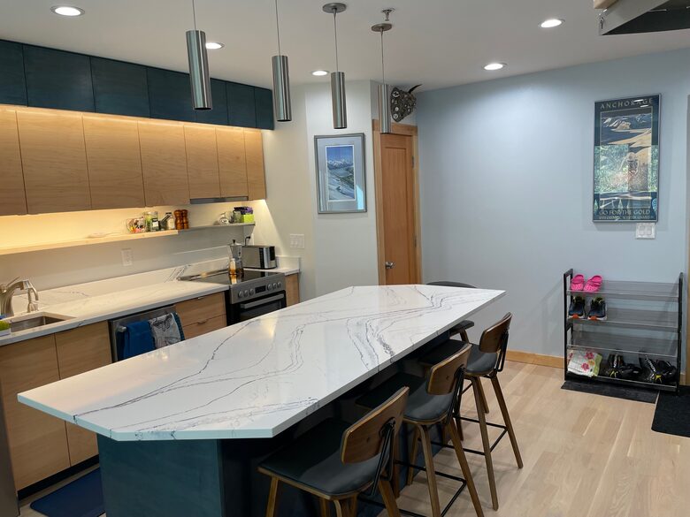 El Skondo Slope-Side Residence — Ski-in/Ski-out! - Girdwood, Alaska