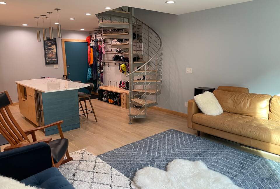 El Skondo Slope-Side Residence — Ski-in/Ski-out! - Girdwood, Alaska