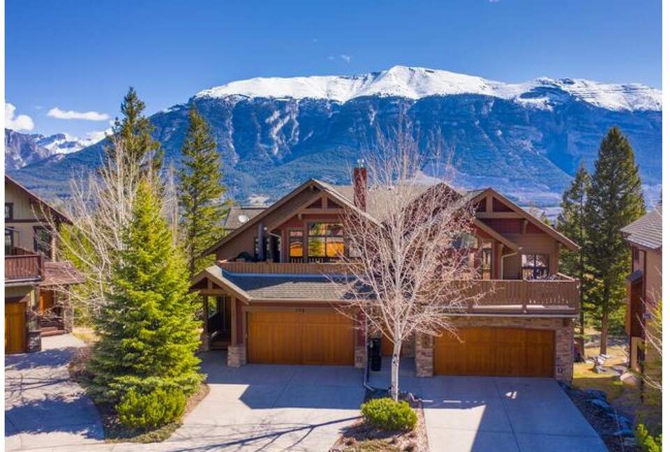 Rocky Mountain Gem - perfect for families! - Canmore, Canada