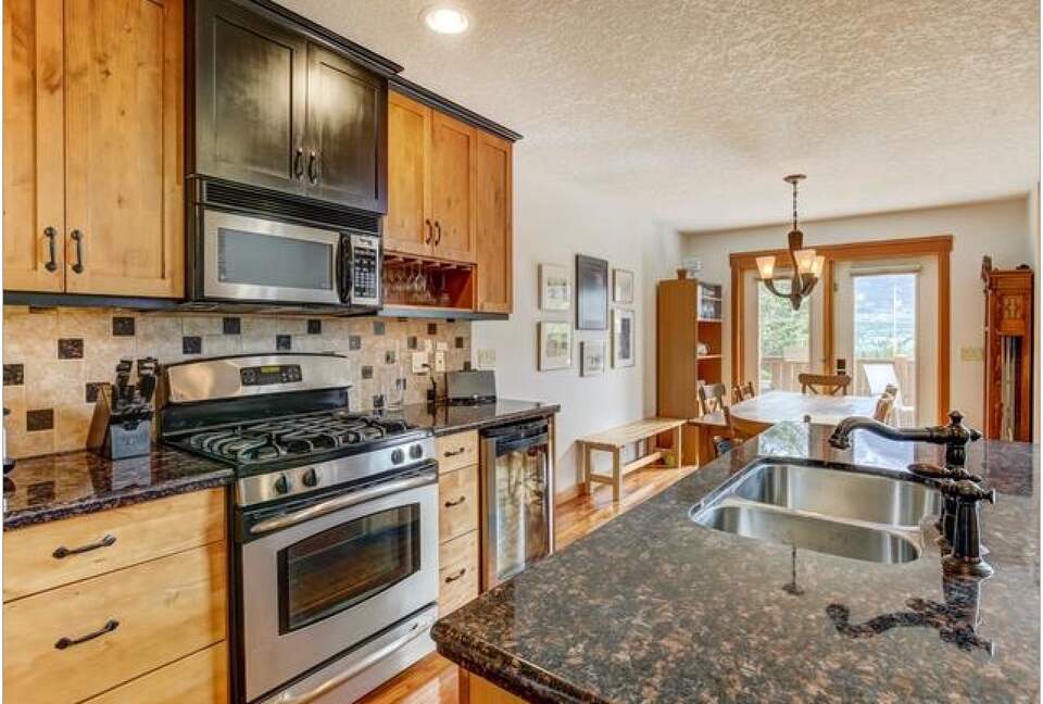 Rocky Mountain Gem - perfect for families! - Canmore, Canada