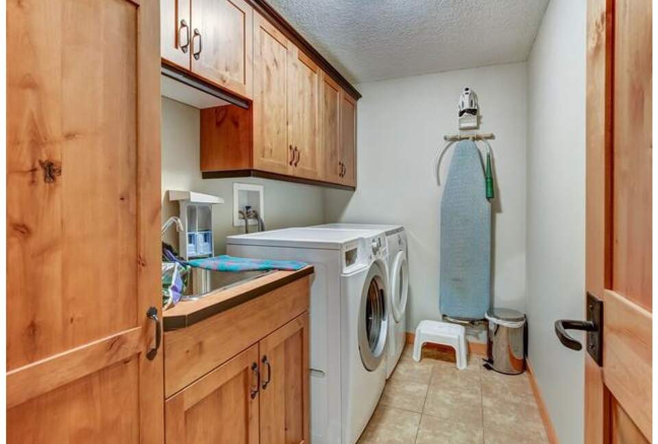 Rocky Mountain Gem - perfect for families! - Canmore, Canada