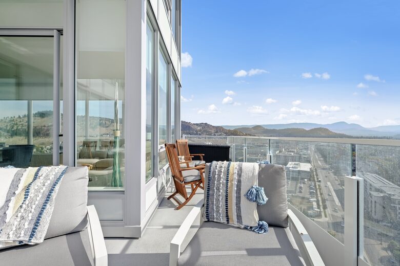 Luxury Lakefront Kelowna Condo - Kelowna, Canada