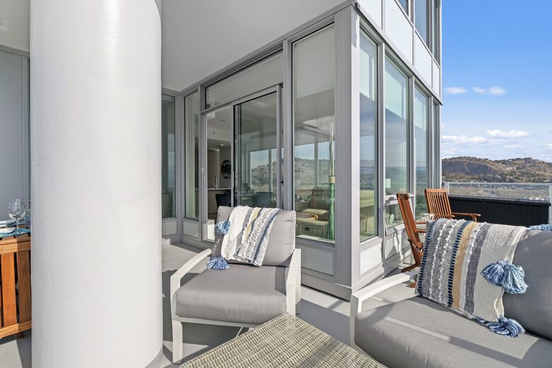 Luxury Lakefront Kelowna Condo - Kelowna, Canada