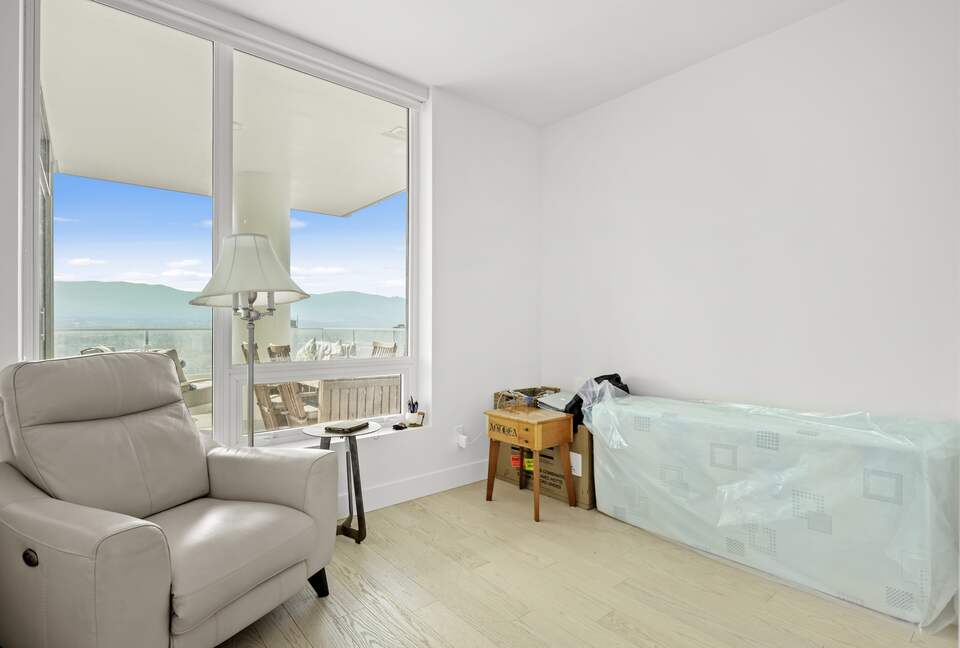 Luxury Lakefront Kelowna Condo - Kelowna, Canada