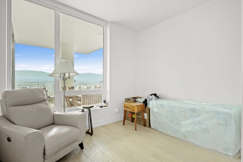 Luxury Lakefront Kelowna Condo - Kelowna, Canada