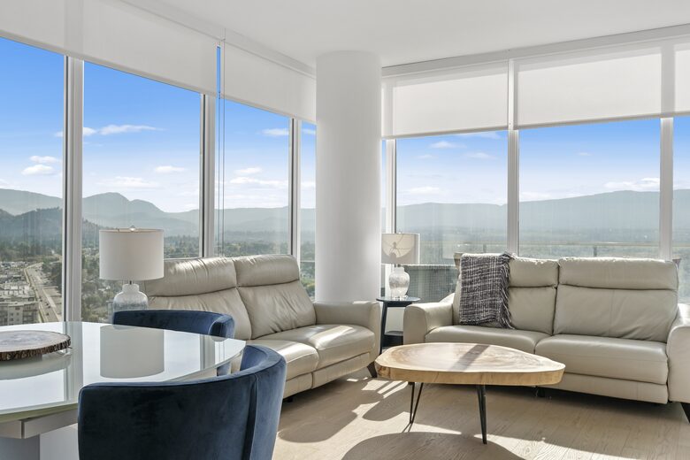 Luxury Lakefront Kelowna Condo - Kelowna, Canada