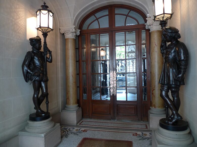 Saxe-Breteuil, Paris 7th - Paris, France