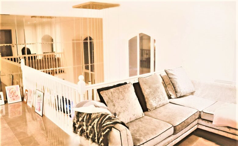 The Luxurious Ludgrove Hall - London, United Kingdom