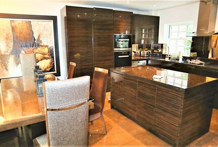 The Luxurious Ludgrove Hall - London, United Kingdom