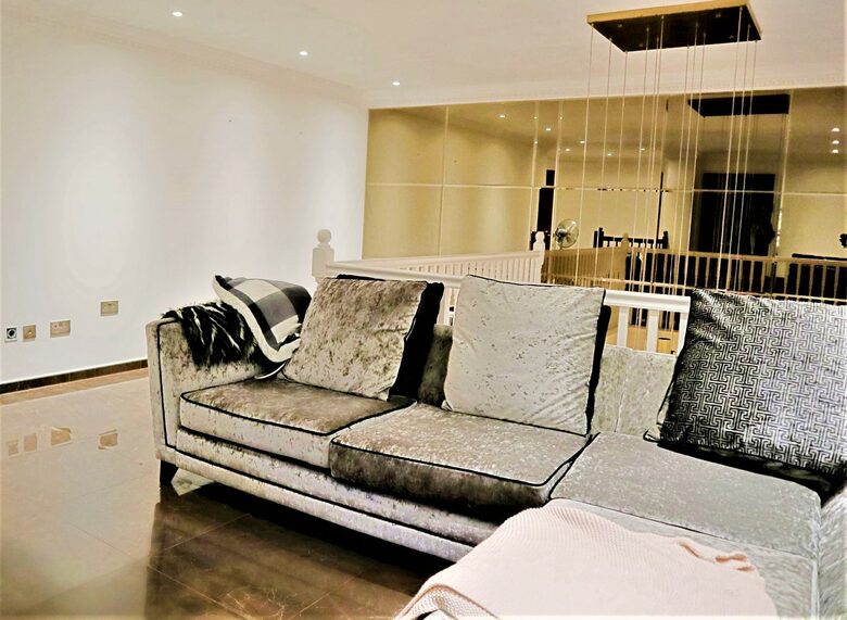 The Luxurious Ludgrove Hall - London, United Kingdom