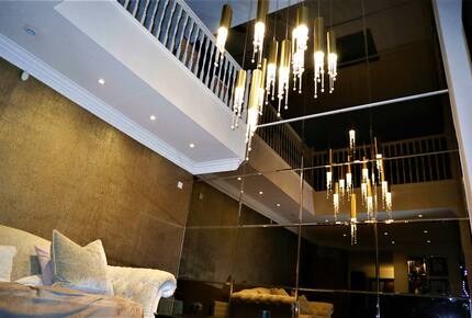 The Luxurious Ludgrove Hall - London, United Kingdom