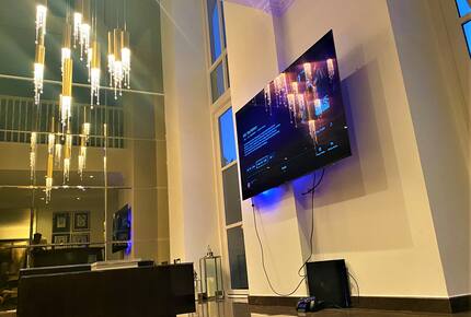 The Luxurious Ludgrove Hall - London, United Kingdom