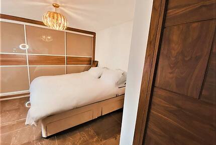 The Luxurious Ludgrove Hall - London, United Kingdom