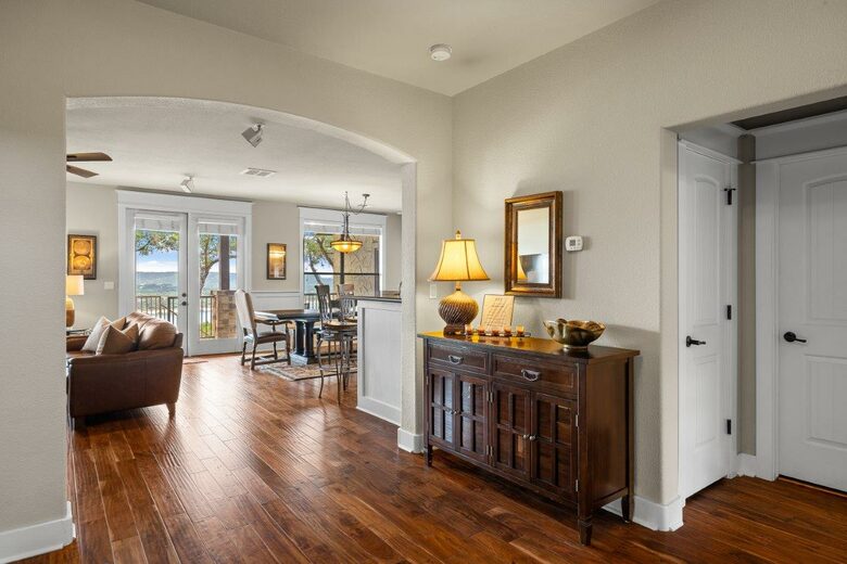 Lake Travis - Hollows Resort Lakeview Casita - Jonestown, Texas