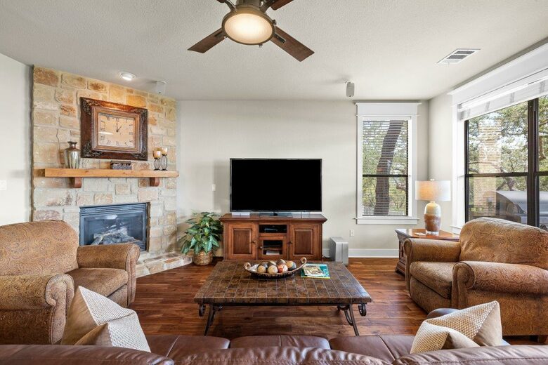 Lake Travis - Hollows Resort Lakeview Casita - Jonestown, Texas