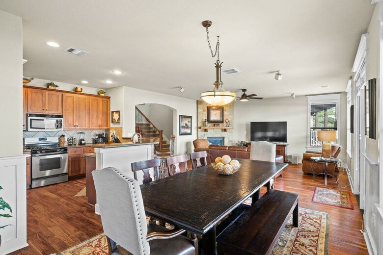 Lake Travis - Hollows Resort Lakeview Casita - Jonestown, Texas