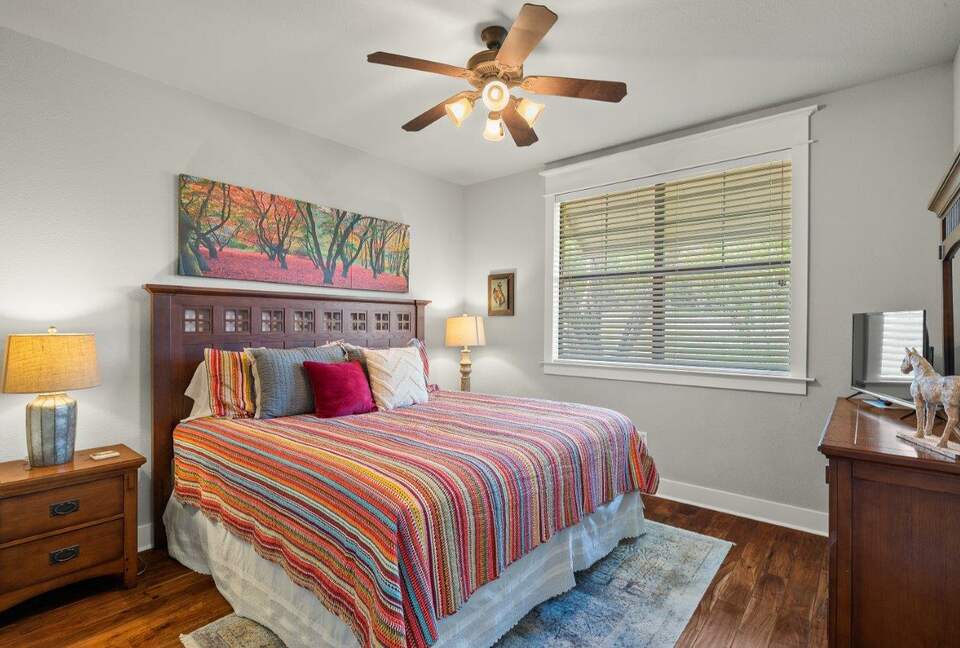 Lake Travis - Hollows Resort Lakeview Casita - Jonestown, Texas