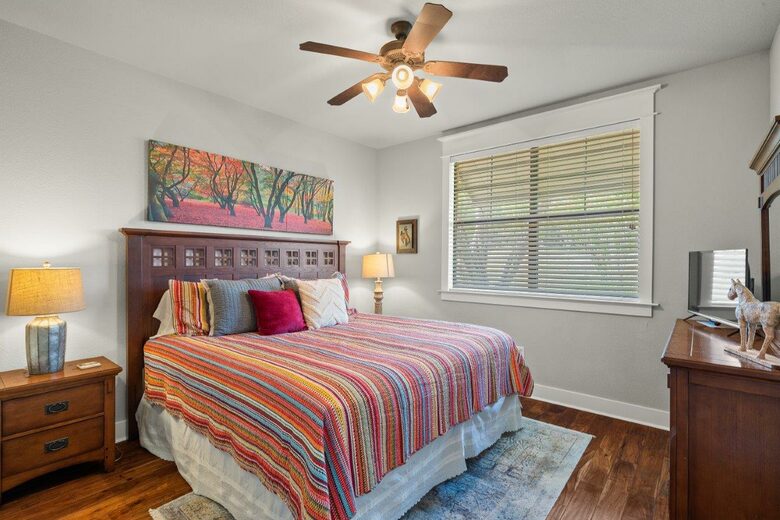 Lake Travis - Hollows Resort Lakeview Casita - Jonestown, Texas