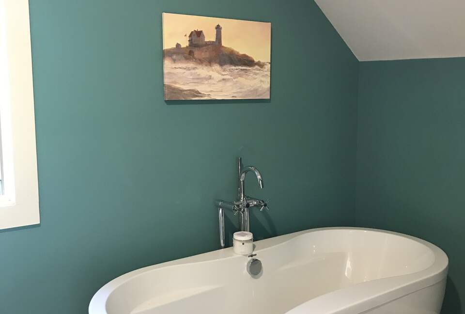 The Lakehouse - New Hampton, New Hampshire