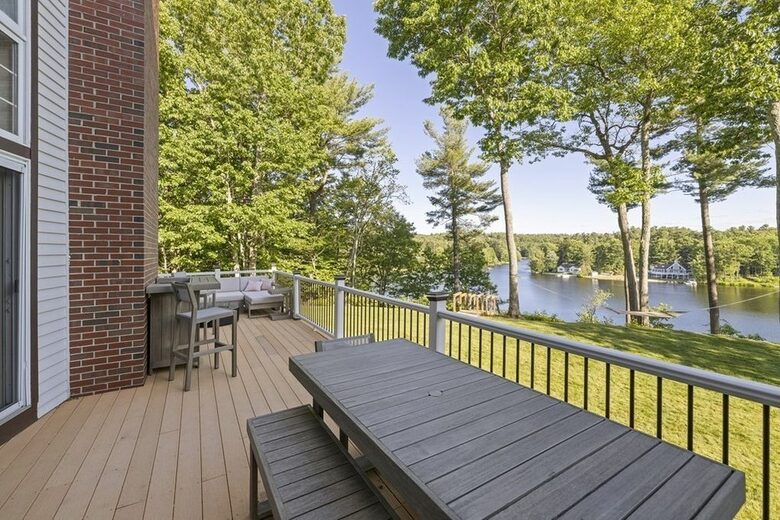 Luxury Mt. Wachusett Boston Lakehouse - Westminster, Massachusetts