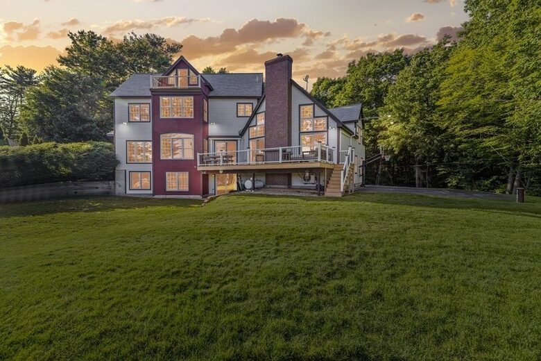 Luxury Mt. Wachusett Boston Lakehouse - Westminster, Massachusetts