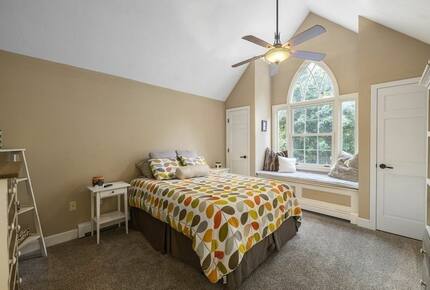 Luxury Mt. Wachusett Boston Lakehouse - Westminster, Massachusetts