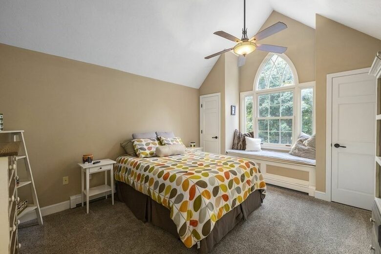 Luxury Mt. Wachusett Boston Lakehouse - Westminster, Massachusetts