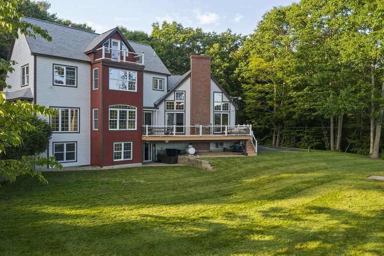 Luxury Mt. Wachusett Boston Lakehouse - Westminster, Massachusetts