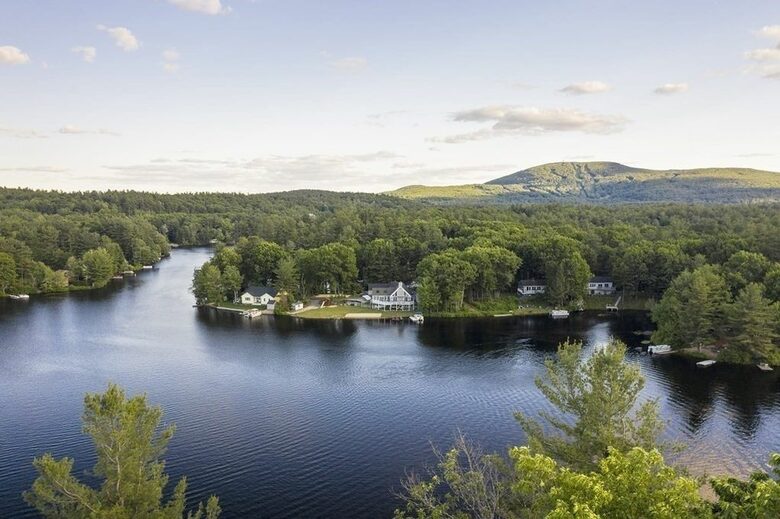Luxury Mt. Wachusett Boston Lakehouse - Westminster, Massachusetts