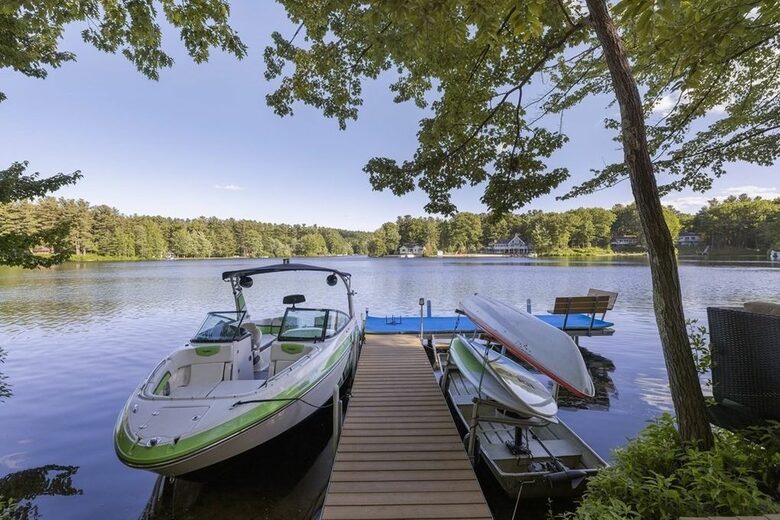 Luxury Mt. Wachusett Boston Lakehouse - Westminster, Massachusetts