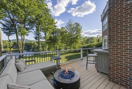 Luxury Mt. Wachusett Boston Lakehouse - Westminster, Massachusetts