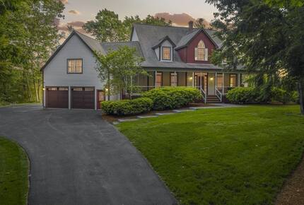 Luxury Mt. Wachusett Boston Lakehouse - Westminster, Massachusetts