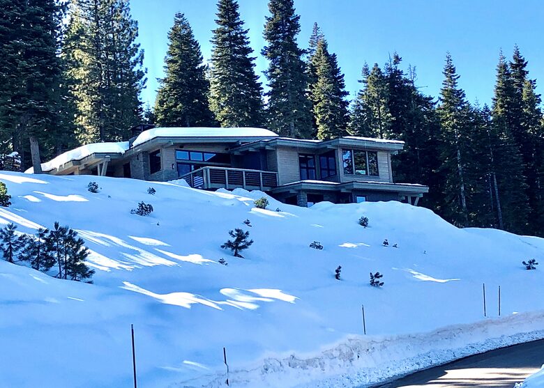 Glades Run Northstar Home — Ski-in / Ski-out - Northstar, California