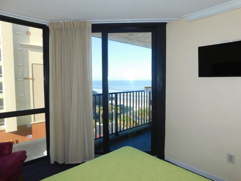 Marine Terrace, 2 BR Oceanfront - Daytona Beach, Florida