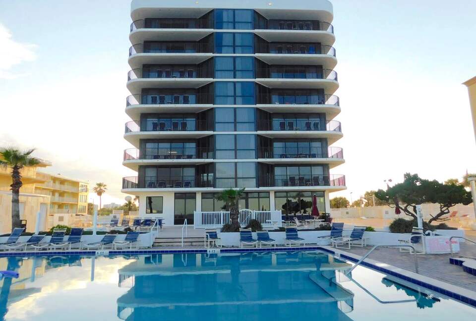 Marine Terrace, 2 BR Oceanfront - Daytona Beach, Florida