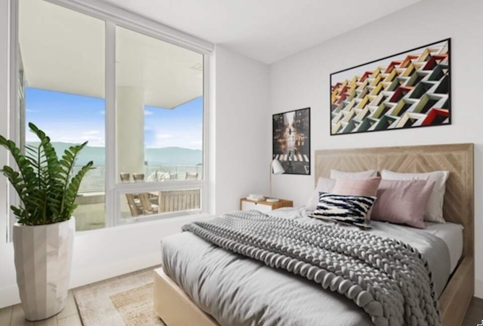 Luxury Lakefront Kelowna Condo - Kelowna, Canada