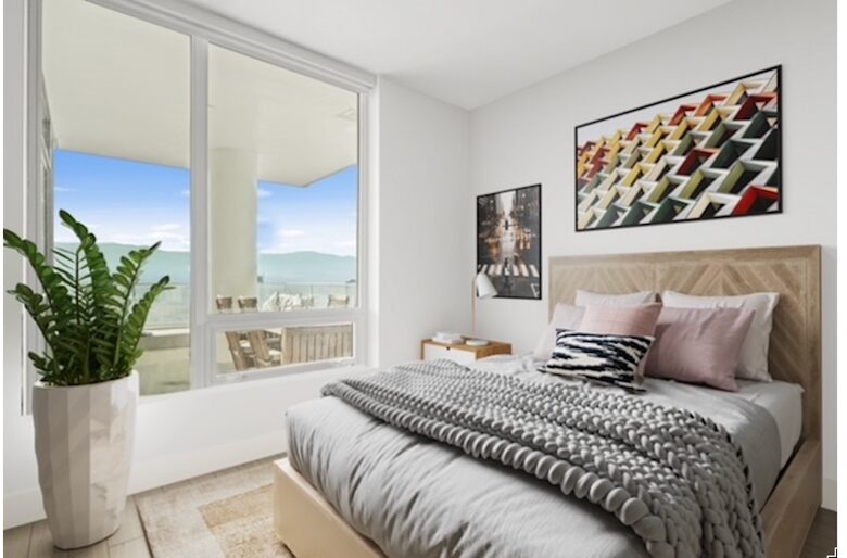 Luxury Lakefront Kelowna Condo - Kelowna, Canada