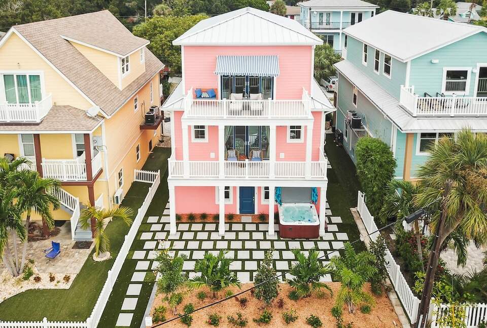 Luxury Coastal Home, Gulfport Waterfront District - Gulfport, Florida