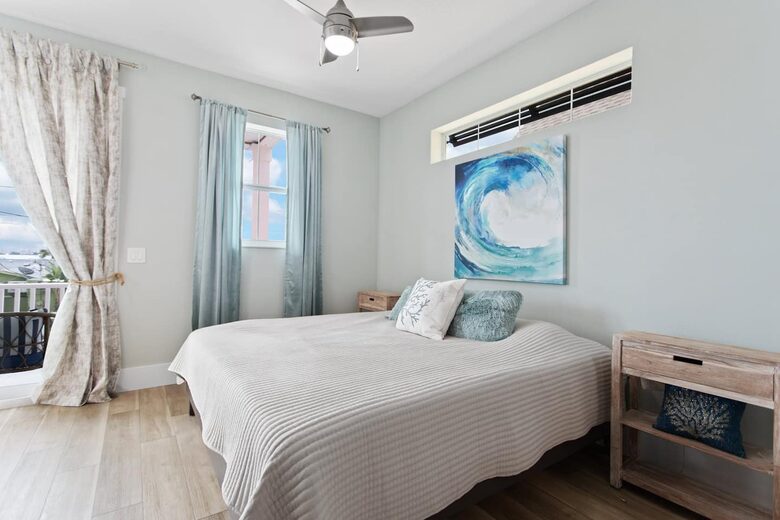 Luxury Coastal Home, Gulfport Waterfront District - Gulfport, Florida