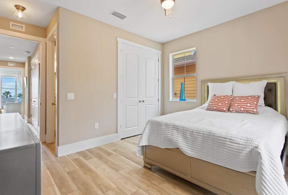 Luxury Coastal Home, Gulfport Waterfront District - Gulfport, Florida