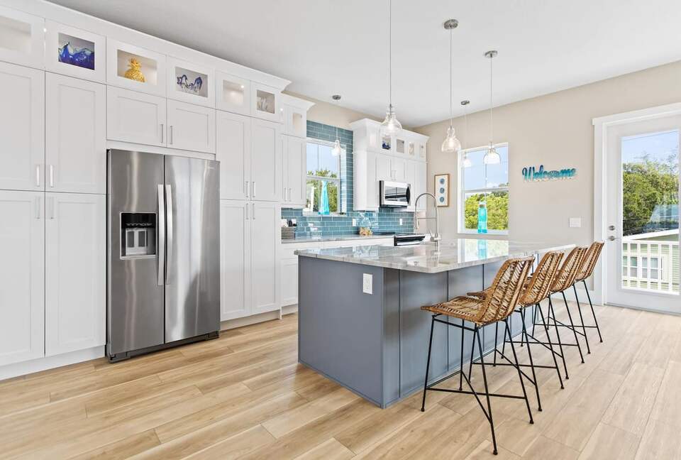 Luxury Coastal Home, Gulfport Waterfront District - Gulfport, Florida