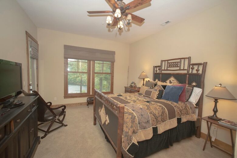 Southshore Lodge — Bear Lake - Tuckasegee, North Carolina