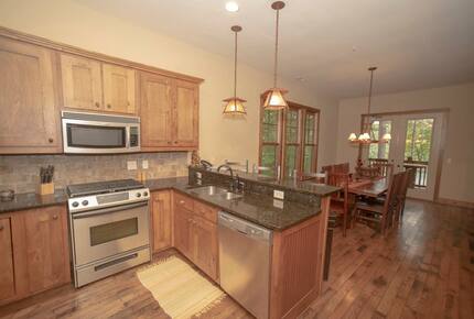 Southshore Lodge — Bear Lake - Tuckasegee, North Carolina