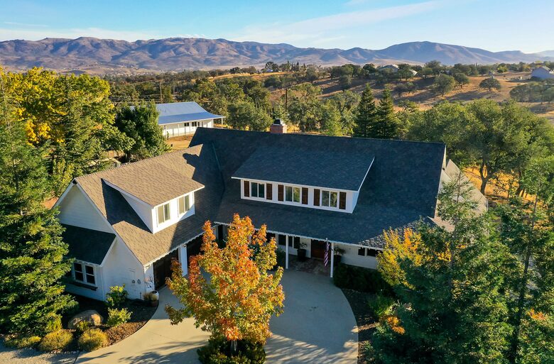 Modern Family Farmhouse - Tehachapi, California