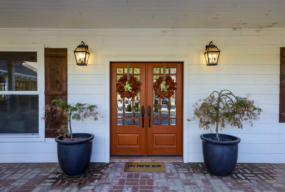 Modern Family Farmhouse - Tehachapi, California