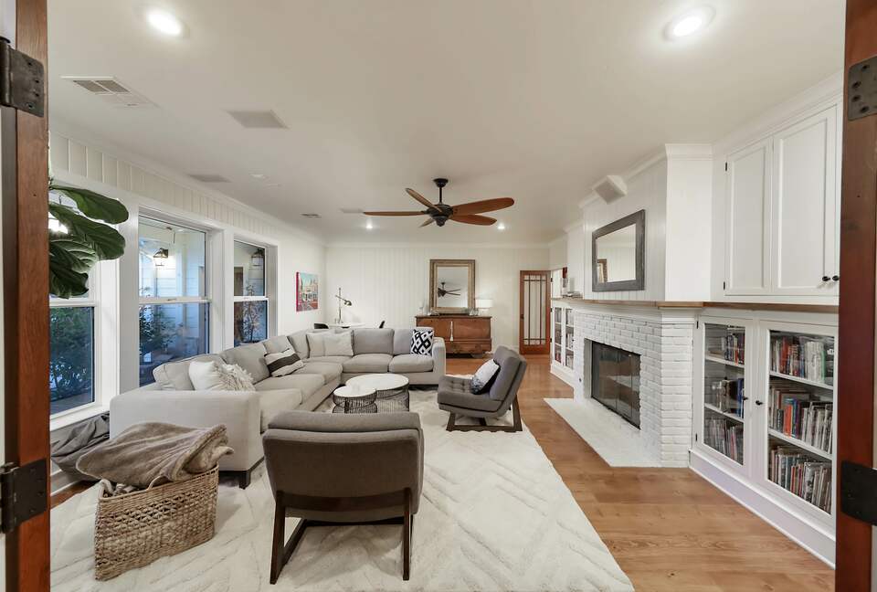 Modern Family Farmhouse - Tehachapi, California