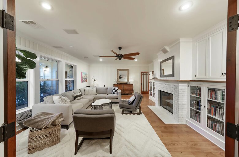 Modern Family Farmhouse - Tehachapi, California