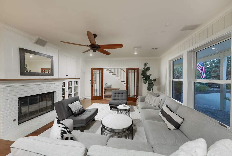 Modern Family Farmhouse - Tehachapi, California