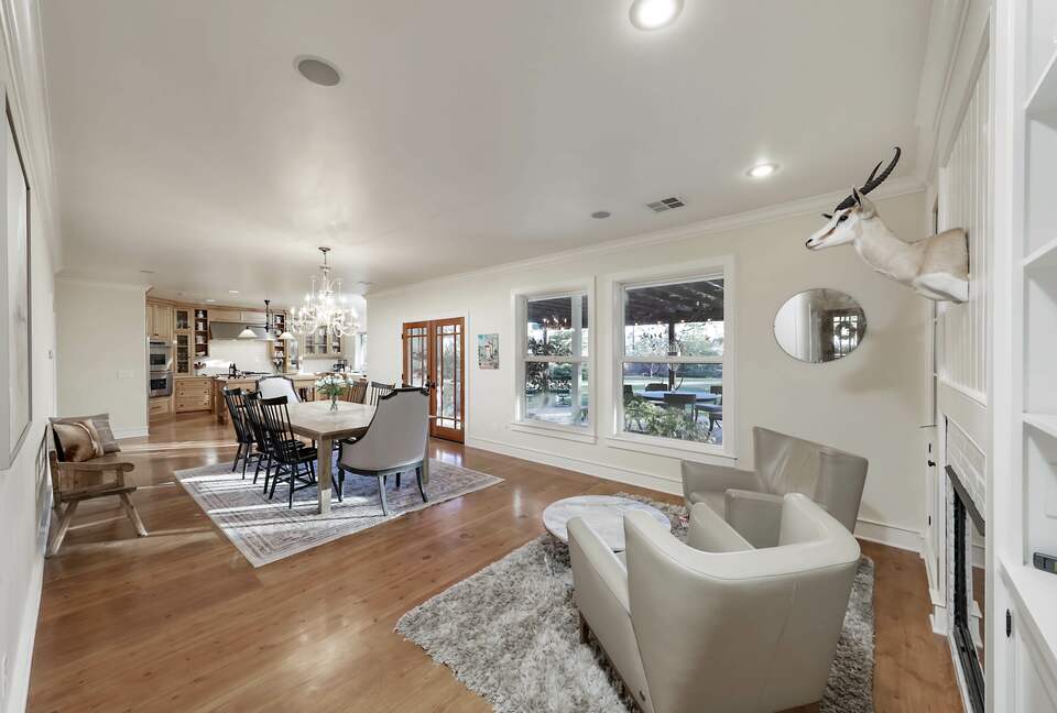 Modern Family Farmhouse - Tehachapi, California