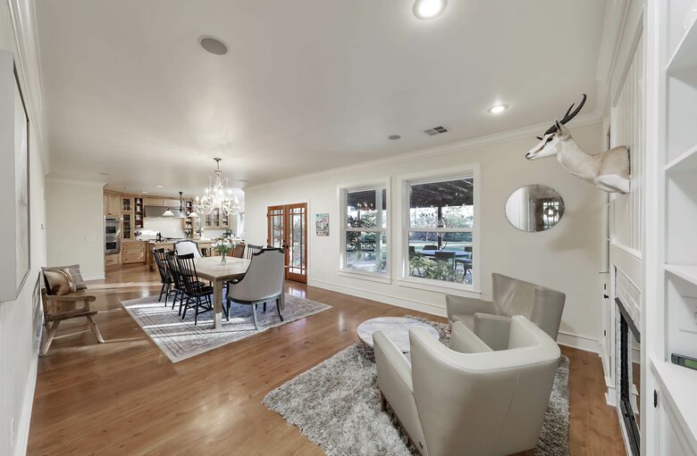 Modern Family Farmhouse - Tehachapi, California